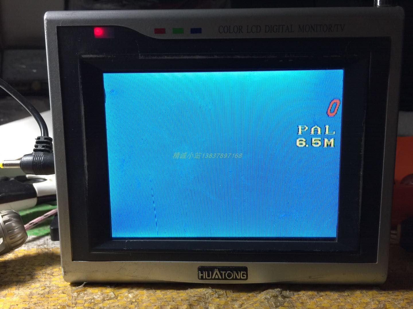 二手液晶小电视，正常使用，本地的电视台少，可以外接VCD